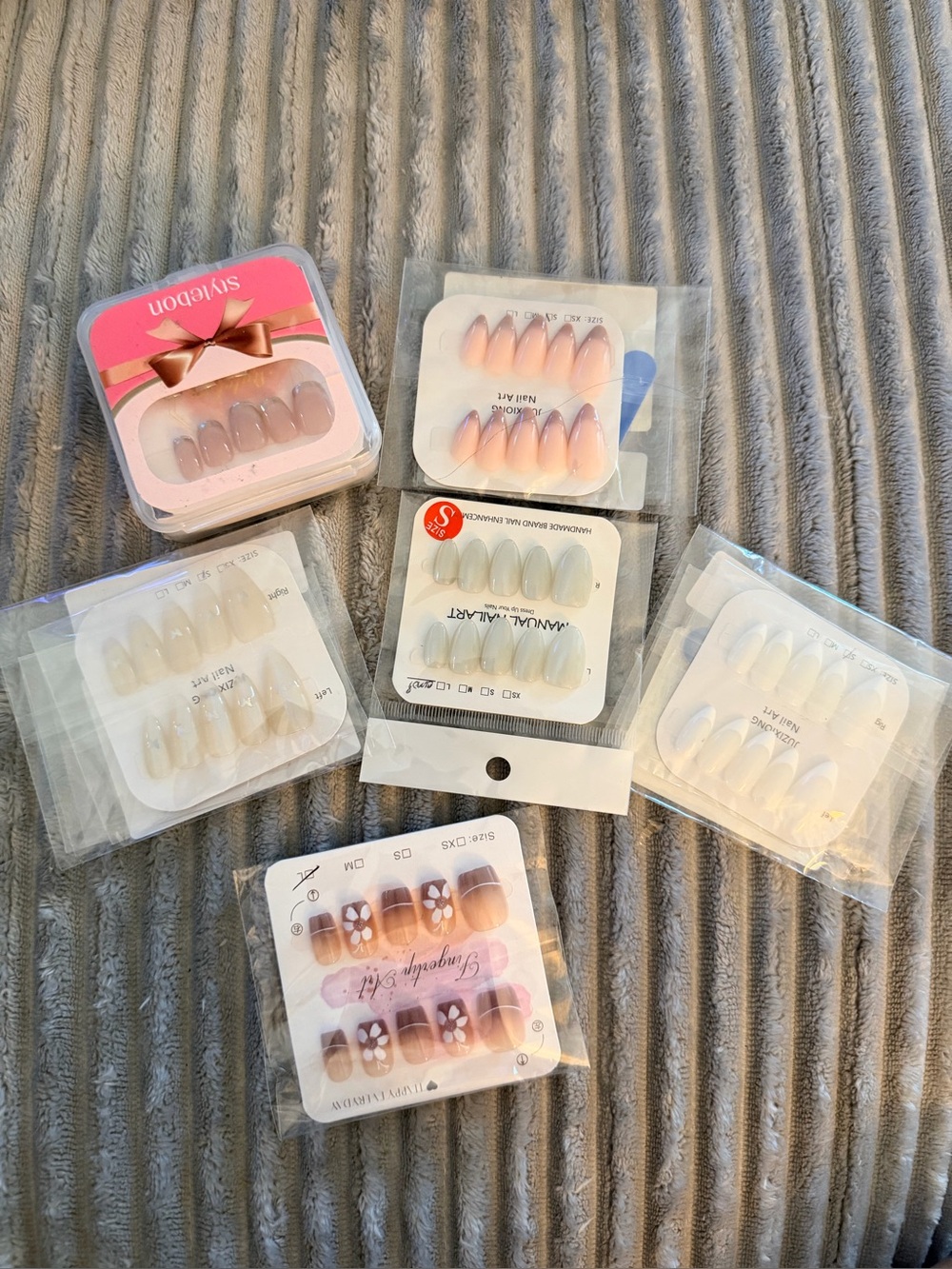 Press-On Nail Set - Assorted Nude & Pink Shades